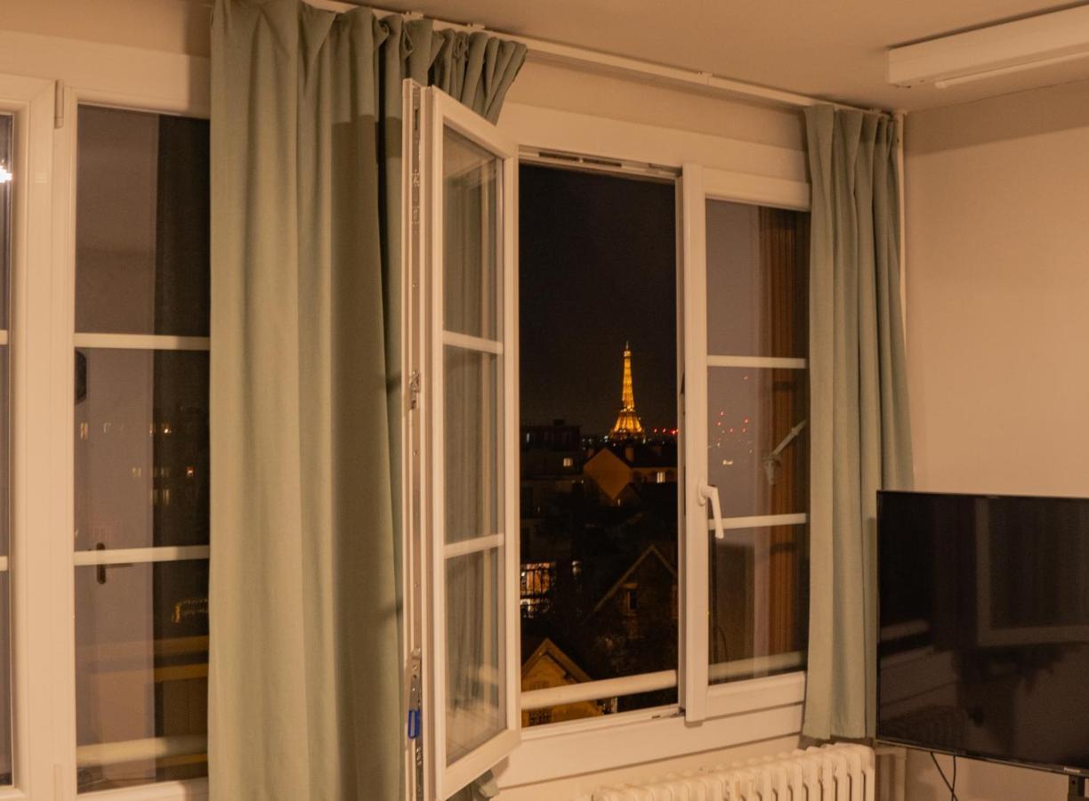 Joli T2 Proche Du Metro Avec Vue Tour Eiffel Apartment Issy-les-Moulineaux Luaran gambar